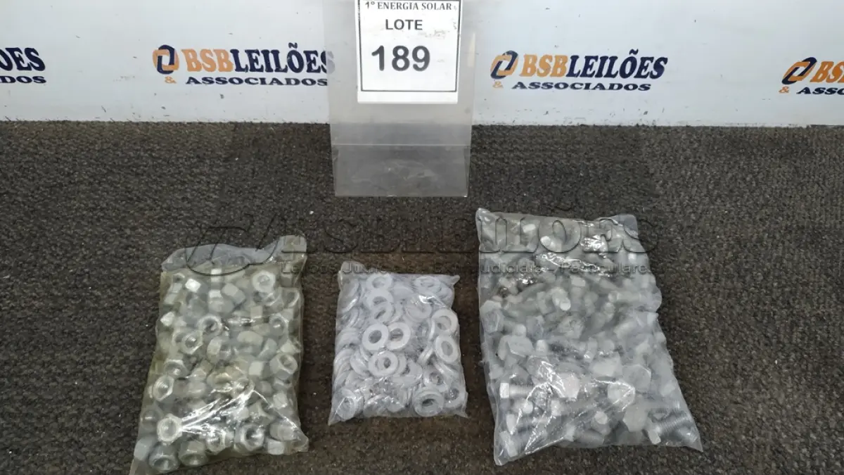 LOTE 189 - 01 CAIXA COM KIT FIXADOR ½. (NO ESTADO) ATENÇÃO! FAZER A VISITAÇÃO ANTES DE ARREMATAR, NÃO SABEMOS SE FUNCIONA, LEILÃO NÃO TEM GARANTIA E NEM DEVOLUÇÃO, SUJEITO A POSSÍVEIS AVARIAS VISÍVEIS/OCULTAS E/OU AUSÊNCIA DE COMPONENTES.
