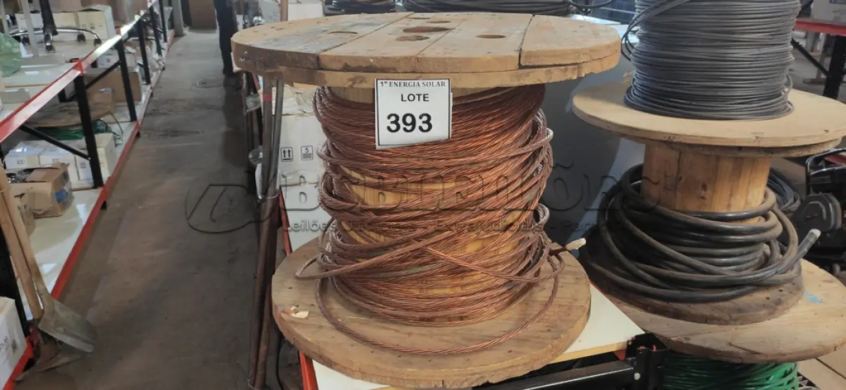 LOTE 393 - 01 CARRETEL COM 100M DE CORDOALHA DE COBRE 50MM. (NO ESTADO) ATENÇÃO! FAZER A VISITAÇÃO ANTES DE ARREMATAR, NÃO SABEMOS SE FUNCIONA, LEILÃO NÃO TEM GARANTIA E NEM DEVOLUÇÃO, SUJEITO A POSSÍVEIS AVARIAS VISÍVEIS/OCULTAS E/OU