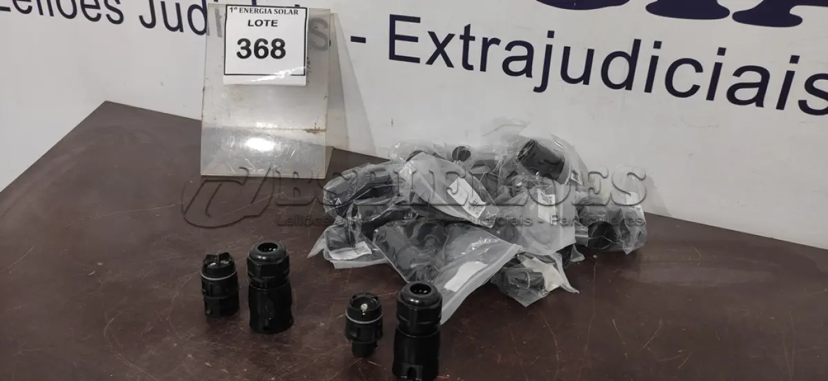 LOTE 368 - 01 CAIXA COM KIT CONECTOR SOLAR AC E END CAP SIW 100G. (NO ESTADO) ATENÇÃO! FAZER A VISITAÇÃO ANTES DE ARREMATAR, NÃO SABEMOS SE FUNCIONA, LEILÃO NÃO TEM GARANTIA E NEM DEVOLUÇÃO, SUJEITO A POSSÍVEIS AVARIAS VISÍVEIS/OCULTAS E/OU
