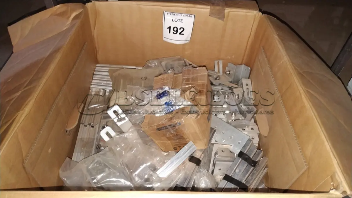 LOTE 192 - 01 LOTE COM PEÇAS EM ALUMÍNIO PARA PAINEL SOLAR. (NO ESTADO) ATENÇÃO! FAZER A VISITAÇÃO ANTES DE ARREMATAR, NÃO SABEMOS SE FUNCIONA, LEILÃO NÃO TEM GARANTIA E NEM DEVOLUÇÃO, SUJEITO A POSSÍVEIS AVARIAS VISÍVEIS/OCULTAS E/OU AUSÊNCIA DE COMPONENTES.