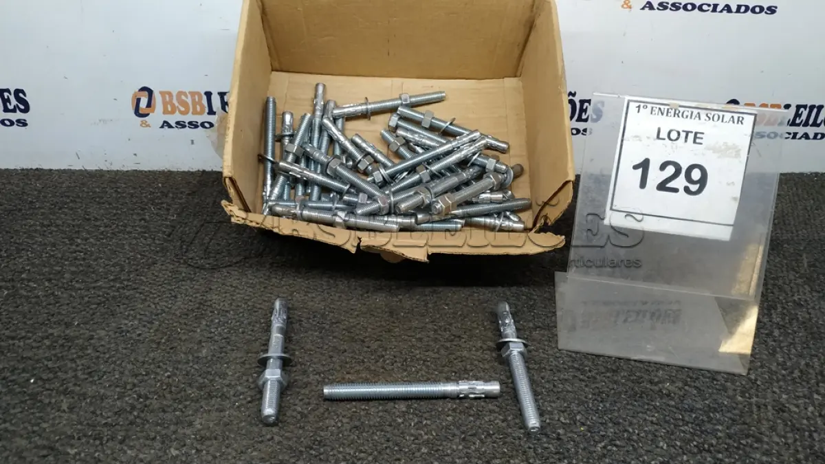 LOTE 129 - 01 CAIXA COM PARA BOLTS. (NO ESTADO) ATENÇÃO! FAZER A VISITAÇÃO ANTES DE ARREMATAR, NÃO SABEMOS SE FUNCIONA, LEILÃO NÃO TEM GARANTIA E NEM DEVOLUÇÃO, SUJEITO A POSSÍVEIS AVARIAS VISÍVEIS/OCULTAS E/OU AUSÊNCIA DE COMPONENTES.
