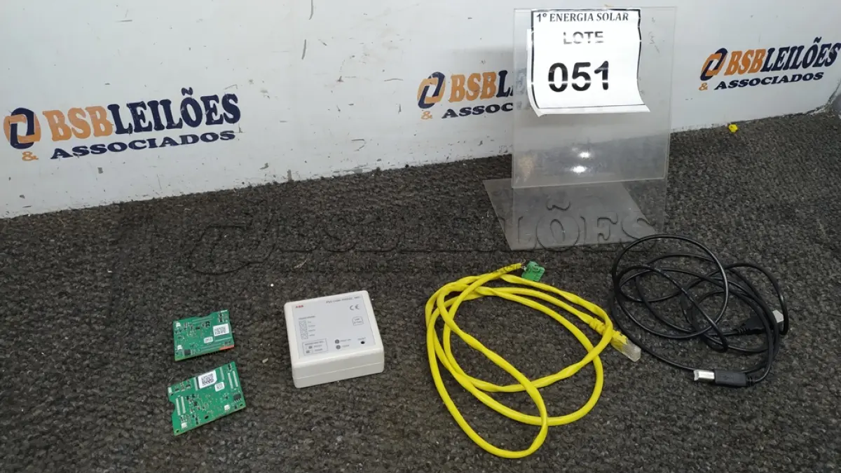 LOTE 051 - 01 CONVERSOR ABB SOLAR PVI-USB RS32-485(NO ESTADO) ATENÇÃO! FAZER A VISITAÇÃO ANTES DE ARREMATAR, NÃO SABEMOS SE FUNCIONA, LEILÃO NÃO TEM GARANTIA E NEM DEVOLUÇÃO, SUJEITO A POSSÍVEIS AVARIAS VISÍVEIS/OCULTAS E/OU AUSÊNCIA DE COMPONENTES.