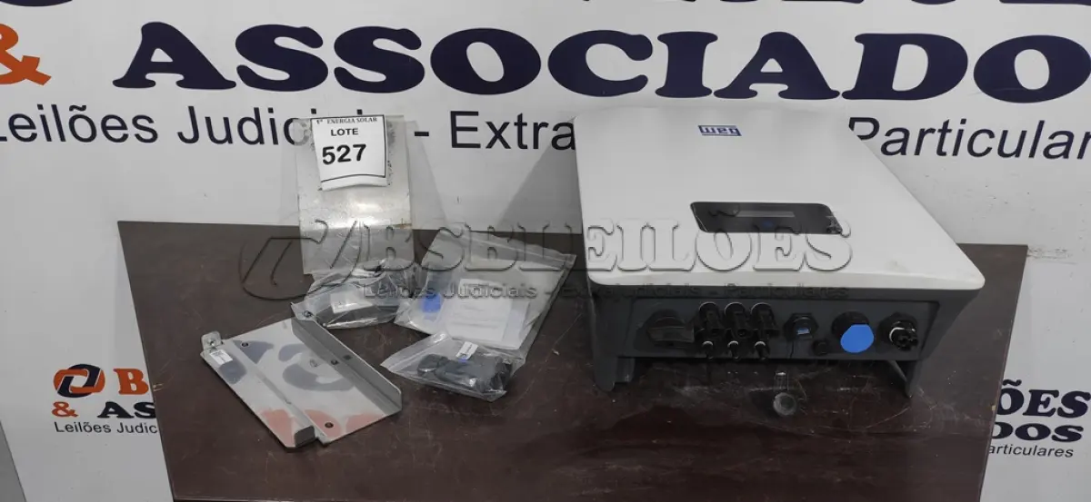 LOTE 527 - 01 INVERSOR SOLAR WEG SIW 200G M090 W0. (NO ESTADO) ATENÇÃO! FAZER A VISITAÇÃO ANTES DE ARREMATAR, NÃO SABEMOS SE FUNCIONA, LEILÃO NÃO TEM GARANTIA E NEM DEVOLUÇÃO, SUJEITO A POSSÍVEIS AVARIAS VISÍVEIS/OCULTAS