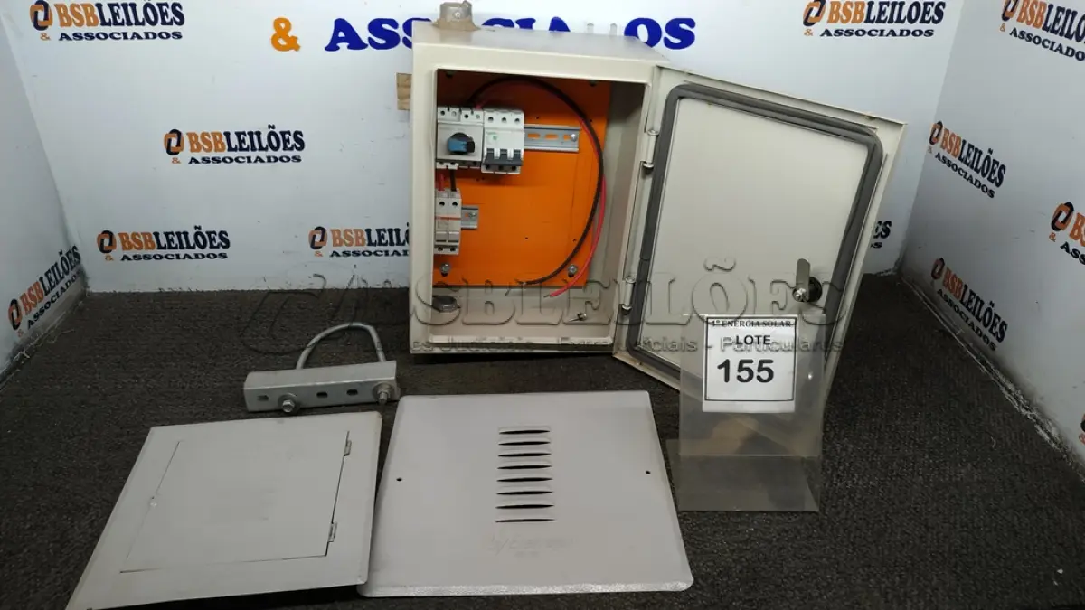 LOTE 155 - 01 QUADRO ELÉTRICO. (NO ESTADO) ATENÇÃO! FAZER A VISITAÇÃO ANTES DE ARREMATAR, NÃO SABEMOS SE FUNCIONA, LEILÃO NÃO TEM GARANTIA E NEM DEVOLUÇÃO, SUJEITO A POSSÍVEIS AVARIAS VISÍVEIS/OCULTAS E/OU AUSÊNCIA DE COMPONENTES.