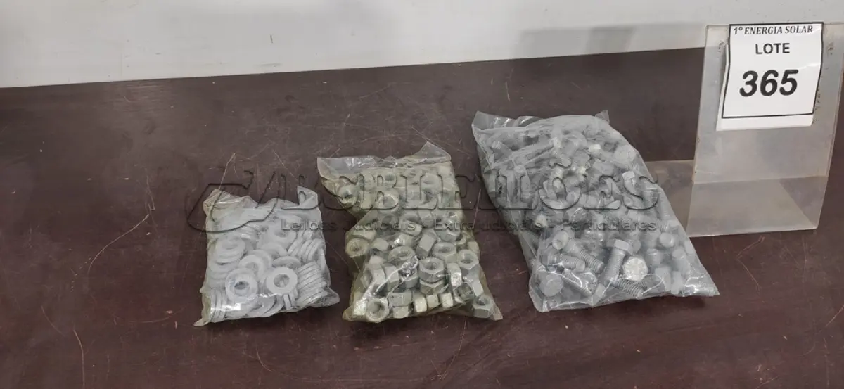 LOTE 365 - 01 CAIXA COM KIT FIXADOR ½. (NO ESTADO) ATENÇÃO! FAZER A VISITAÇÃO ANTES DE ARREMATAR, NÃO SABEMOS SE FUNCIONA, LEILÃO NÃO TEM GARANTIA E NEM DEVOLUÇÃO, SUJEITO A POSSÍVEIS AVARIAS VISÍVEIS/OCULTAS E/OU 