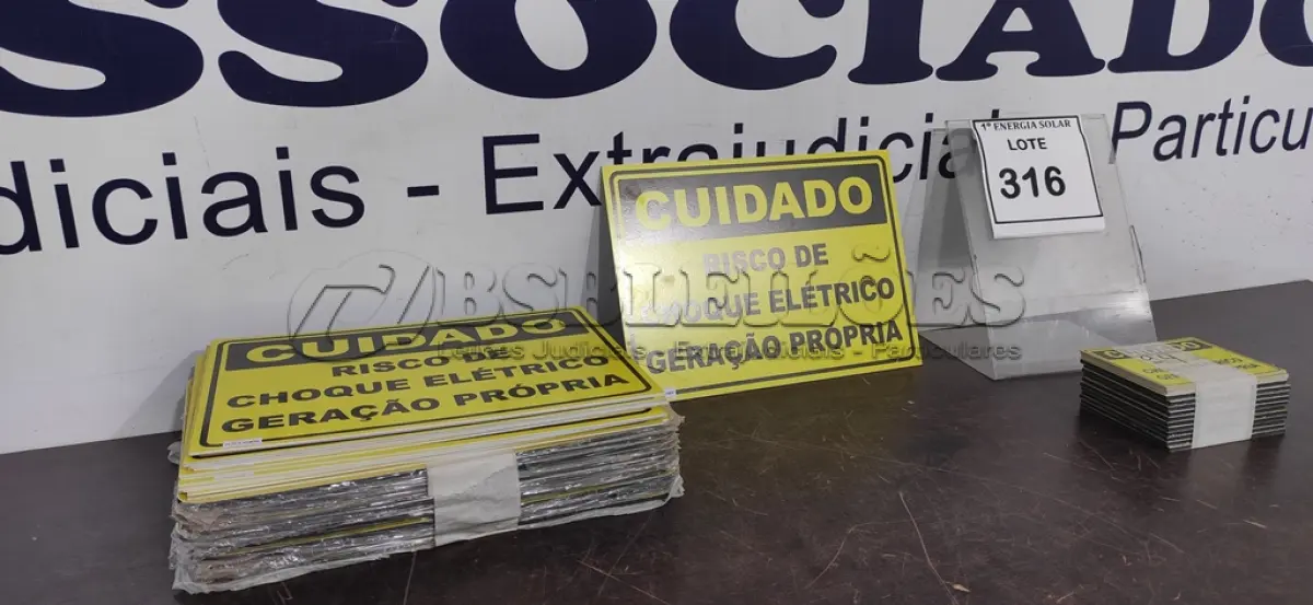 LOTE 316 - 01 LOTE COM PLACAS SINALIZADORAS DE CHOQUE. (NO ESTADO) ATENÇÃO! FAZER A VISITAÇÃO ANTES DE ARREMATAR, NÃO SABEMOS SE FUNCIONA, LEILÃO NÃO TEM GARANTIA E NEM DEVOLUÇÃO, SUJEITO A POSSÍVEIS AVARIAS VISÍVEIS/OCULTAS E/OU AUSÊNCIA DE COMPONENTES.