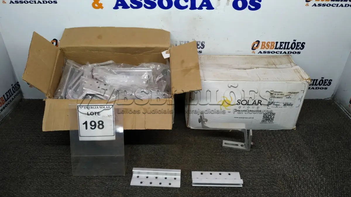 LOTE 198 - 01 LOTE COM GRAMPOS PARA TELHA CERÂMICA. (NO ESTADO) ATENÇÃO! FAZER A VISITAÇÃO ANTES DE ARREMATAR, NÃO SABEMOS SE FUNCIONA, LEILÃO NÃO TEM GARANTIA E NEM DEVOLUÇÃO, SUJEITO A POSSÍVEIS AVARIAS VISÍVEIS/OCULTAS E/OU AUSÊNCIA DE COMPONENTES.