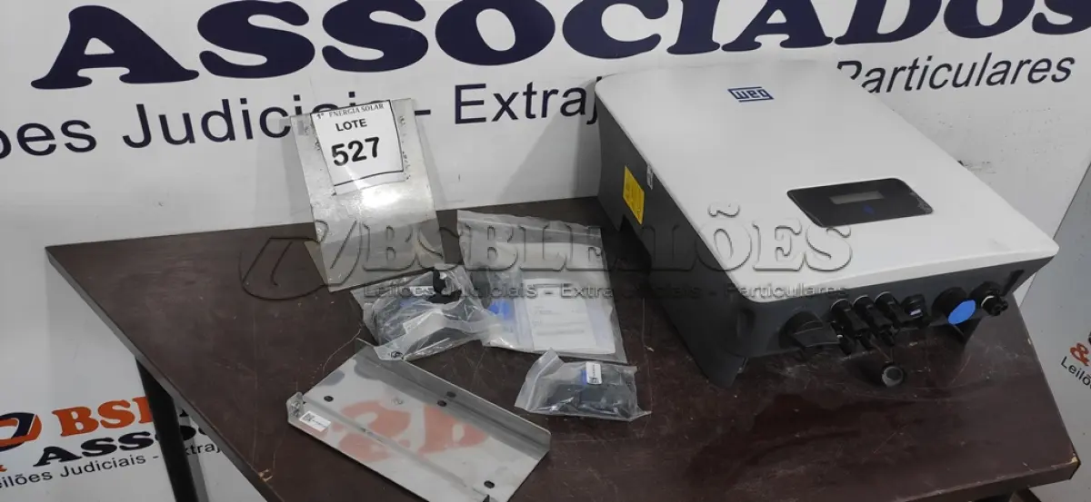 LOTE 527 - 01 INVERSOR SOLAR WEG SIW 200G M090 W0. (NO ESTADO) ATENÇÃO! FAZER A VISITAÇÃO ANTES DE ARREMATAR, NÃO SABEMOS SE FUNCIONA, LEILÃO NÃO TEM GARANTIA E NEM DEVOLUÇÃO, SUJEITO A POSSÍVEIS AVARIAS VISÍVEIS/OCULTAS