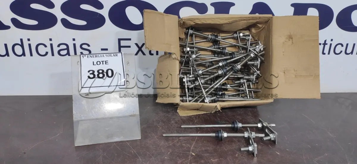 LOTE 380 - 01 CAIXA COM KIT FIXADOR ½. (NO ESTADO) ATENÇÃO! FAZER A VISITAÇÃO ANTES DE ARREMATAR, NÃO SABEMOS SE FUNCIONA, LEILÃO NÃO TEM GARANTIA E NEM DEVOLUÇÃO, SUJEITO A POSSÍVEIS AVARIAS VISÍVEIS/OCULTAS E/OU 