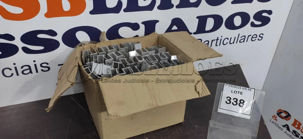 LOTE 338 - 01 CAIXA COM TERMINAIS FINAIS. (NO ESTADO) ATENÇÃO! FAZER A VISITAÇÃO ANTES DE ARREMATAR, NÃO SABEMOS SE FUNCIONA, LEILÃO NÃO TEM GARANTIA E NEM DEVOLUÇÃO, SUJEITO A POSSÍVEIS AVARIAS VISÍVEIS/OCULTAS E/OU AUSÊNCIA DE COMPONENTES.