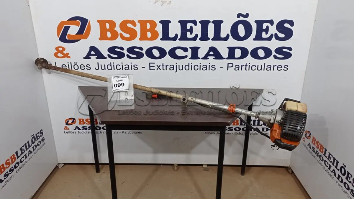 LOTE 099 - 01 ROÇADEIRA A GASOLINA INCOMPLETA. (NO ESTADO) ATENÇÃO! FAZER A VISITAÇÃO ANTES DE ARREMATAR, NÃO SABEMOS SE FUNCIONA, LEILÃO NÃO TEM GARANTIA E NEM DEVOLUÇÃO, SUJEITO A POSSÍVEIS AVARIAS VISÍVEIS/OCULTAS E/OU AUSÊNCIA DE COMPONENTES.