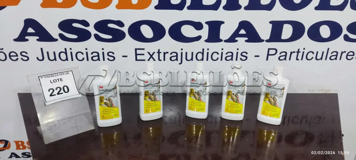 LOTE 220 - 05 LUBRIFICANTES PARA PUXAMENTO DE FIOS E CABOS 500 ML CADA MARCA 3M. (NO ESTADO) ATENÇÃO! FAZER A VISITAÇÃO ANTES DE ARREMATAR, NÃO SABEMOS SE FUNCIONA, LEILÃO NÃO TEM GARANTIA E NEM DEVOLUÇÃO, SUJEITO A POSSÍVEIS AVARIAS VISÍVEIS/OCULTAS E/OU AUSÊNCIA DE COMPONENTES.