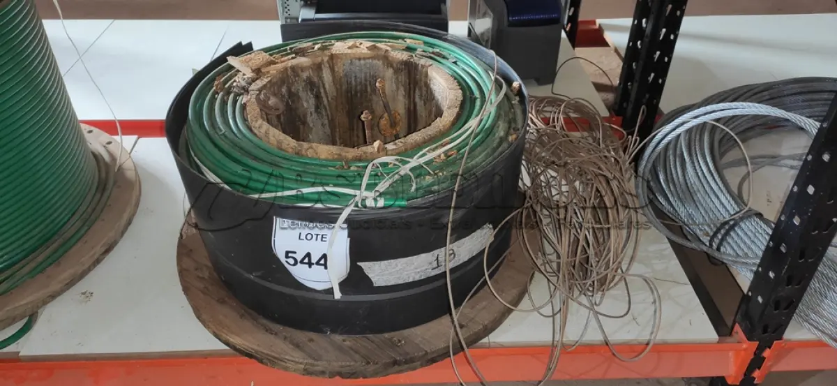 LOTE 544 - 01 CARRETEL DE CABO MAX LINK G FLEX 1KV VERDE 1X25,00MM. (NO ESTADO) ATENÇÃO! FAZER A VISITAÇÃO ANTES DE ARREMATAR, NÃO SABEMOS SE FUNCIONA, LEILÃO NÃO TEM GARANTIA E NEM DEVOLUÇÃO, SUJEITO A POSSÍVEIS AVARIAS VISÍVEIS/OCULTAS