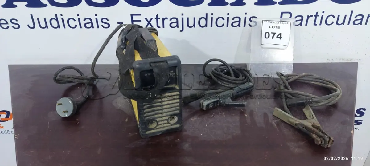 LOTE 074 - 01 MÁQUINA DE SOLDA ESAB 145AH (NO ESTADO) ATENÇÃO! FAZER A VISITAÇÃO ANTES DE ARREMATAR, NÃO SABEMOS SE FUNCIONA, LEILÃO NÃO TEM GARANTIA E NEM DEVOLUÇÃO, SUJEITO A POSSÍVEIS AVARIAS VISÍVEIS/OCULTAS E/OU AUSÊNCIA DE COMPONENTES.