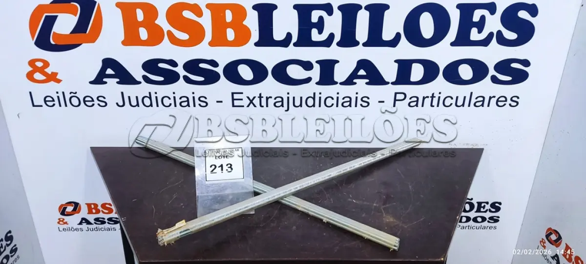 LOTE 213 - 01 LOTE COM BARRAS ROSCADAS. (NO ESTADO) ATENÇÃO! FAZER A VISITAÇÃO ANTES DE ARREMATAR, NÃO SABEMOS SE FUNCIONA, LEILÃO NÃO TEM GARANTIA E NEM DEVOLUÇÃO, SUJEITO A POSSÍVEIS AVARIAS VISÍVEIS/OCULTAS E/OU AUSÊNCIA DE COMPONENTES.