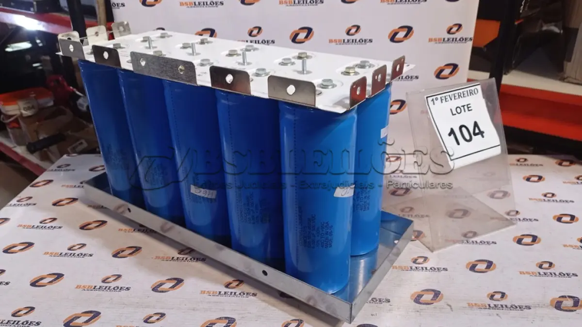 LOTE 104 - 10 CAPACITORES 6.000UF. (NO ESTADO) ATENÇÃO! FAZER A VISITAÇÃO ANTES DE ARREMATAR, NÃO SABEMOS SE FUNCIONA, LEILÃO NÃO TEM GARANTIA E NEM DEVOLUÇÃO, SUJEITO A POSSÍVEIS AVARIAS VISÍVEIS/OCULTAS E/OU AUSÊNCIA DE COMPONENTES.