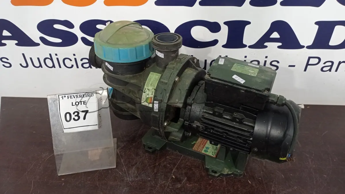 LOTE 037 - 01 BOMBA COM PRÉ-FILTRO PRA PISCINA MARCA SODRAMAR. (NO ESTADO) ATENÇÃO! FAZER A VISITAÇÃO ANTES DE ARREMATAR, NÃO SABEMOS SE FUNCIONA, LEILÃO NÃO TEM GARANTIA E NEM DEVOLUÇÃO, SUJEITO A POSSÍVEIS AVARIAS VISÍVEIS/OCULTAS E/OU AUSÊNCIA DE COMPONENTES.