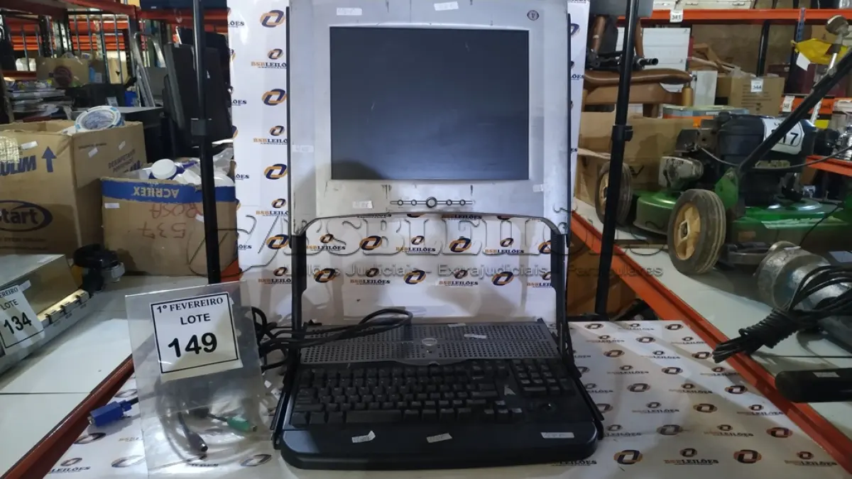 LOTE 149 - 01 CONSOLE DE RACK DELL POWEREDGE MARCA DELL. (NO ESTADO) ATENÇÃO! FAZER A VISITAÇÃO ANTES DE ARREMATAR, NÃO SABEMOS SE FUNCIONA, LEILÃO NÃO TEM GARANTIA E NEM DEVOLUÇÃO, SUJEITO A POSSÍVEIS AVARIAS VISÍVEIS/OCULTAS E/OU AUSÊNCIA DE COMPONENTES.