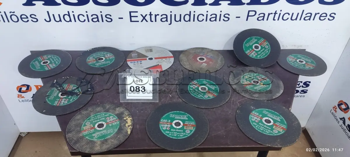 LOTE 083 - 12 DISCOS DE CORTE 9”. (NO ESTADO) ATENÇÃO! FAZER A VISITAÇÃO ANTES DE ARREMATAR, NÃO SABEMOS SE FUNCIONA, LEILÃO NÃO TEM GARANTIA E NEM DEVOLUÇÃO, SUJEITO A POSSÍVEIS AVARIAS VISÍVEIS/OCULTAS E/OU AUSÊNCIA DE COMPONENTES.