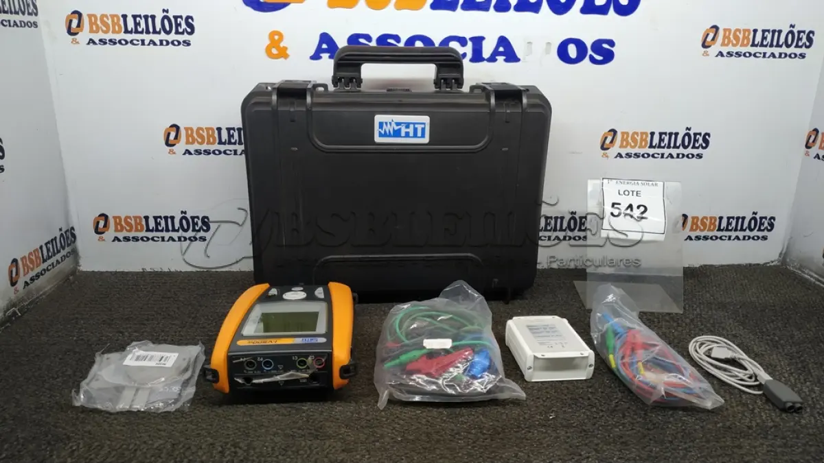 LOTE 542 - 01 TRAÇADOR CURVA IV 500W 1500V MARCA HT. (NO ESTADO) ATENÇÃO! FAZER A VISITAÇÃO ANTES DE ARREMATAR, NÃO SABEMOS SE FUNCIONA, LEILÃO NÃO TEM GARANTIA E NEM DEVOLUÇÃO, SUJEITO A POSSÍVEIS AVARIAS VISÍVEIS/OCULTAS