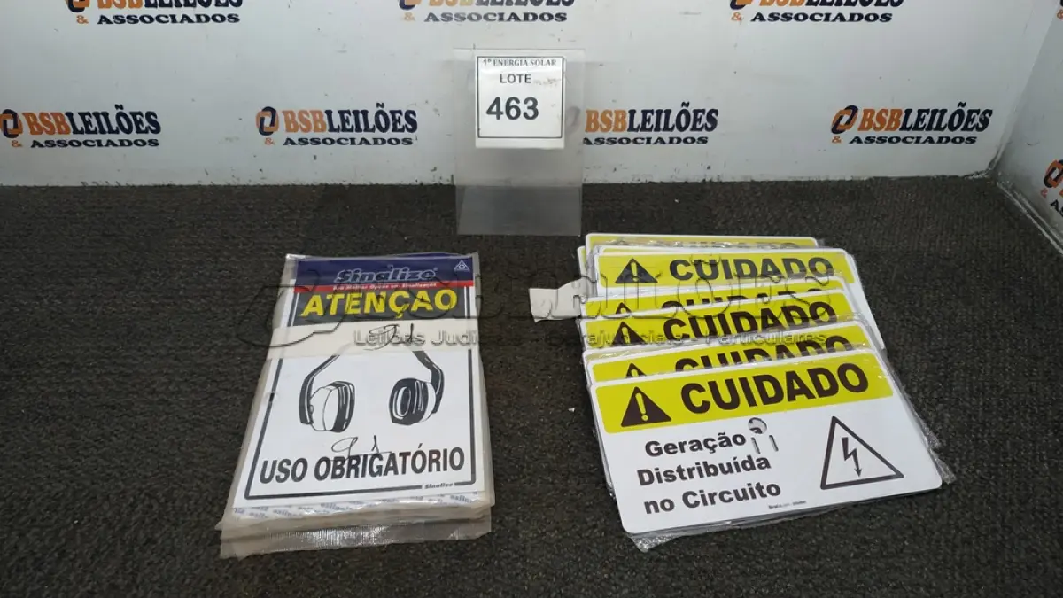LOTE 463 - 01 LOTE COM PLACAS SINALIZADORAS. (NO ESTADO) ATENÇÃO! FAZER A VISITAÇÃO ANTES DE ARREMATAR, NÃO SABEMOS SE FUNCIONA, LEILÃO NÃO TEM GARANTIA E NEM DEVOLUÇÃO, SUJEITO A POSSÍVEIS AVARIAS VISÍVEIS/OCULTAS E/OU