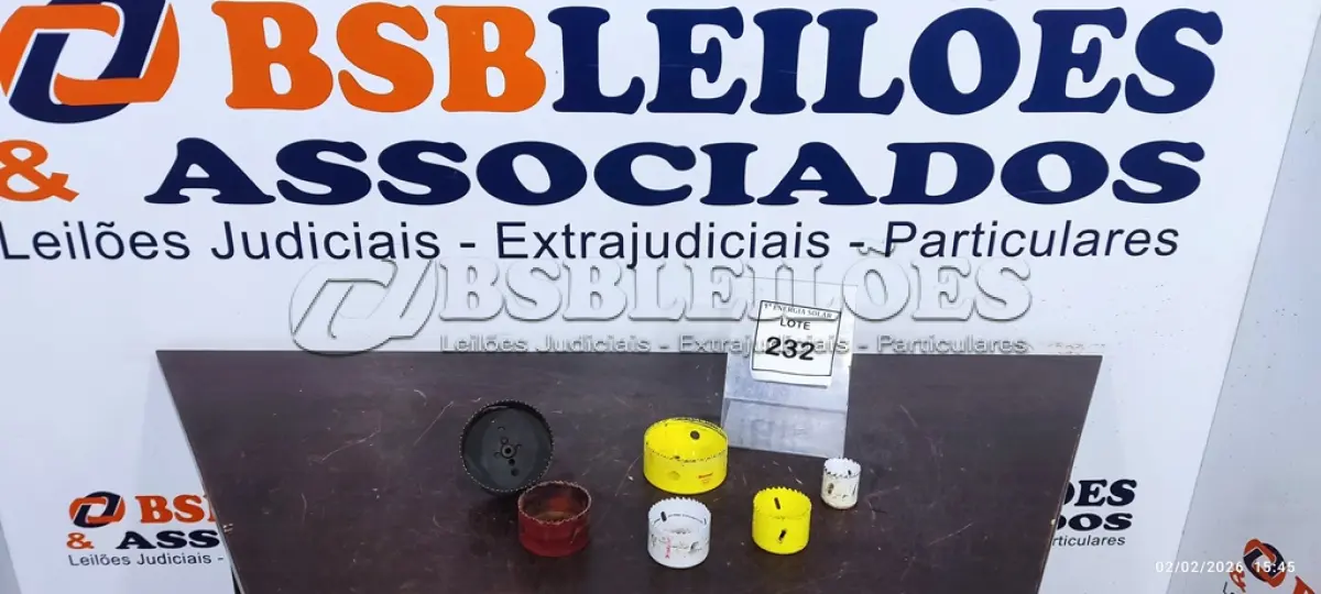 LOTE 232 - 01 LOTE COM SERRA COPO DIVERSAS. (NO ESTADO) ATENÇÃO! FAZER A VISITAÇÃO ANTES DE ARREMATAR, NÃO SABEMOS SE FUNCIONA, LEILÃO NÃO TEM GARANTIA E NEM DEVOLUÇÃO, SUJEITO A POSSÍVEIS AVARIAS VISÍVEIS/OCULTAS E/OU AUSÊNCIA DE COMPONENTES.