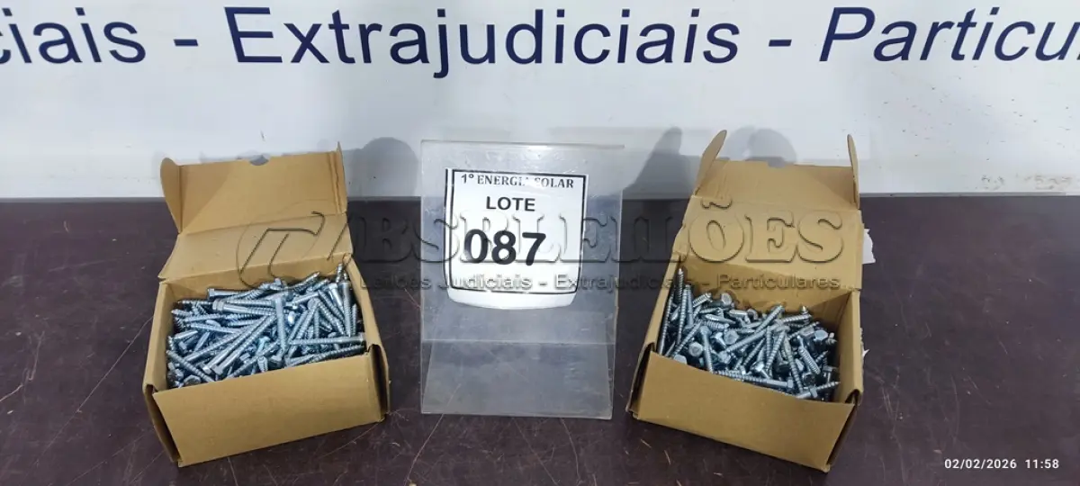 LOTE 087 - 02 CAIXAS DE PARAFUSOS SEXTAVADOS 1/4X50. (NO ESTADO) ATENÇÃO! FAZER A VISITAÇÃO ANTES DE ARREMATAR, NÃO SABEMOS SE FUNCIONA, LEILÃO NÃO TEM GARANTIA E NEM DEVOLUÇÃO, SUJEITO A POSSÍVEIS AVARIAS VISÍVEIS/OCULTAS E/OU AUSÊNCIA DE COMPONENTES.
