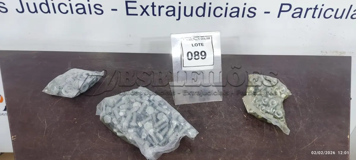 LOTE 089 - 01 CAIXA COM KIT FIXADOR ½. (NO ESTADO) ATENÇÃO! FAZER A VISITAÇÃO ANTES DE ARREMATAR, NÃO SABEMOS SE FUNCIONA, LEILÃO NÃO TEM GARANTIA E NEM DEVOLUÇÃO, SUJEITO A POSSÍVEIS AVARIAS VISÍVEIS/OCULTAS E/OU AUSÊNCIA DE COMPONENTES.