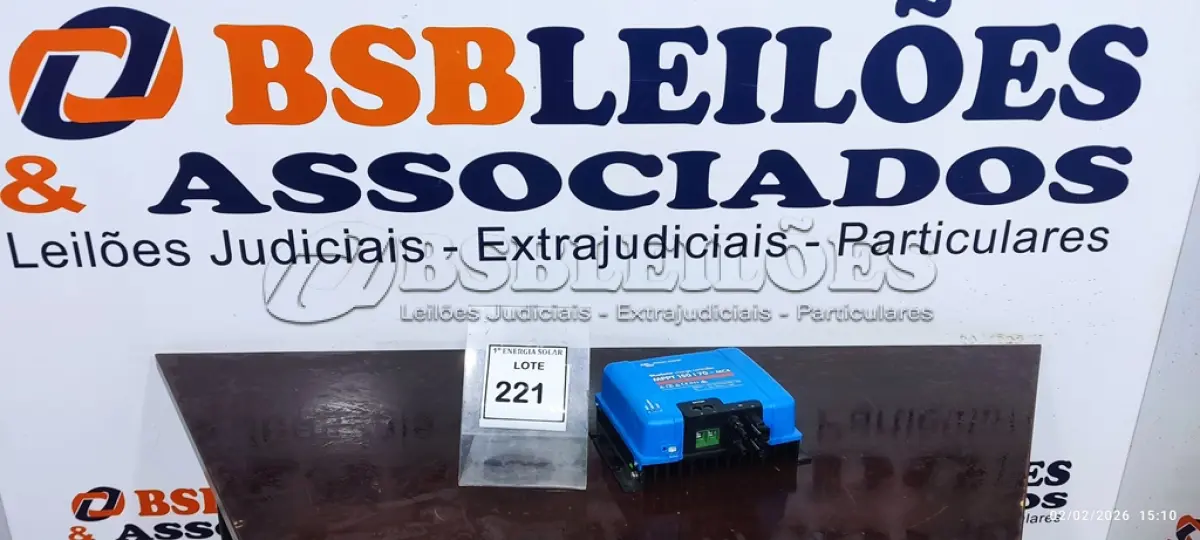 LOTE 221 - 01 BLUE SOLAR CHARGE CONTROLLER VICTRON 150 I 70-MC4. (NO ESTADO) ATENÇÃO! FAZER A VISITAÇÃO ANTES DE ARREMATAR, NÃO SABEMOS SE FUNCIONA, LEILÃO NÃO TEM GARANTIA E NEM DEVOLUÇÃO, SUJEITO A POSSÍVEIS AVARIAS VISÍVEIS/OCULTAS E/OU AUSÊNCIA DE COMPONENTES.