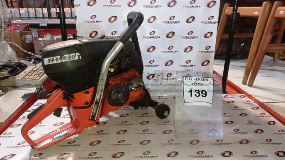 LOTE 139 - 01 SERRA DE RESGATE MODELO CRF-SERIES A GASOLINA MARCA TWIN SAW COM 01 SERRA. (NO ESTADO) ATENÇÃO! FAZER A VISITAÇÃO ANTES DE ARREMATAR, NÃO SABEMOS SE FUNCIONA, LEILÃO NÃO TEM GARANTIA E NEM DEVOLUÇÃO, SUJEITO A POSSÍVEIS AVARIAS VISÍVEIS/OCULTAS E/OU AUSÊNCIA DE COMPONENTES.