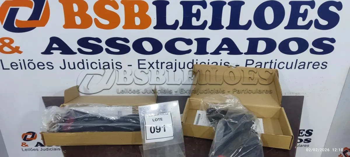 LOTE 091 - 02 PARES DE LUVAS ISOLANTES TAMANHO 9,5. (NO ESTADO) ATENÇÃO! FAZER A VISITAÇÃO ANTES DE ARREMATAR, NÃO SABEMOS SE FUNCIONA, LEILÃO NÃO TEM GARANTIA E NEM DEVOLUÇÃO, SUJEITO A POSSÍVEIS AVARIAS VISÍVEIS/OCULTAS E/OU AUSÊNCIA DE COMPONENTES.