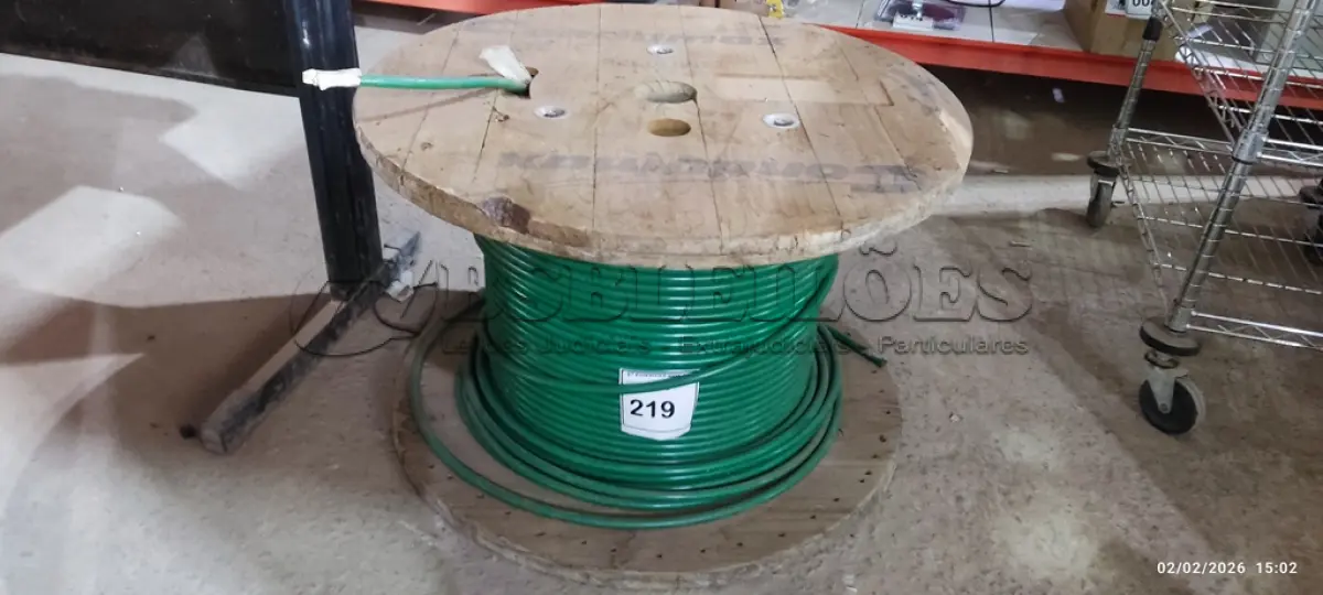 LOTE 219 - 01 CARRETEL COM 217M DE FIO VERDE DE 50MM. (NO ESTADO) ATENÇÃO! FAZER A VISITAÇÃO ANTES DE ARREMATAR, NÃO SABEMOS SE FUNCIONA, LEILÃO NÃO TEM GARANTIA E NEM DEVOLUÇÃO, SUJEITO A POSSÍVEIS AVARIAS VISÍVEIS/OCULTAS E/OU AUSÊNCIA DE COMPONENTES.