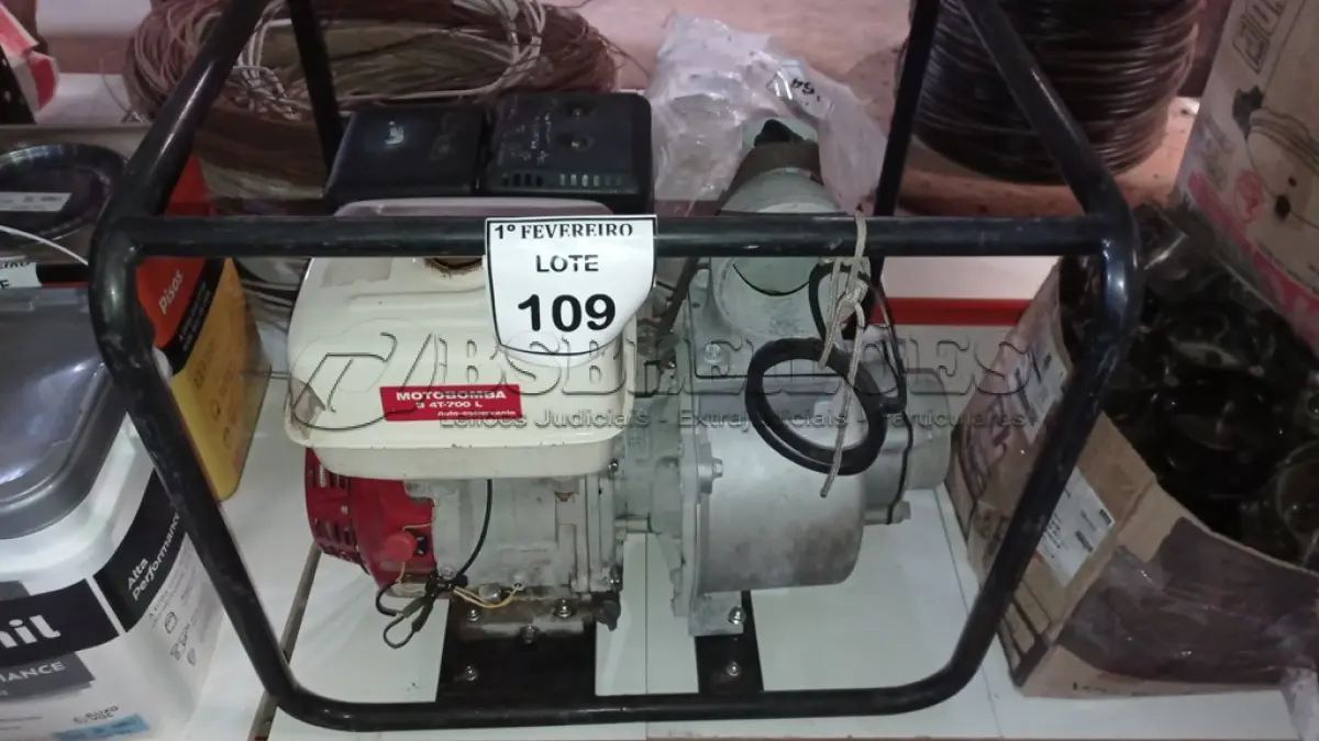 LOTE 109 - 01 MOTOBOMBA B 4T-700 L AUTO-ESCOVANTE. (NO ESTADO) ATENÇÃO! FAZER A VISITAÇÃO ANTES DE ARREMATAR, NÃO SABEMOS SE FUNCIONA, LEILÃO NÃO TEM GARANTIA E NEM DEVOLUÇÃO, SUJEITO A POSSÍVEIS AVARIAS VISÍVEIS/OCULTAS E/OU AUSÊNCIA DE COMPONENTES.