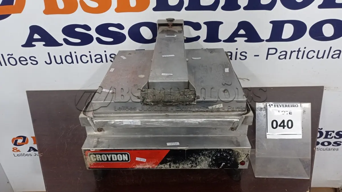 LOTE 040 - 01 CHAPA ELÉTRICA MARCA CROYDON. (NO ESTADO) ATENÇÃO! FAZER A VISITAÇÃO ANTES DE ARREMATAR, NÃO SABEMOS SE FUNCIONA, LEILÃO NÃO TEM GARANTIA E NEM DEVOLUÇÃO, SUJEITO A POSSÍVEIS AVARIAS VISÍVEIS/OCULTAS E/OU AUSÊNCIA DE COMPONENTES.