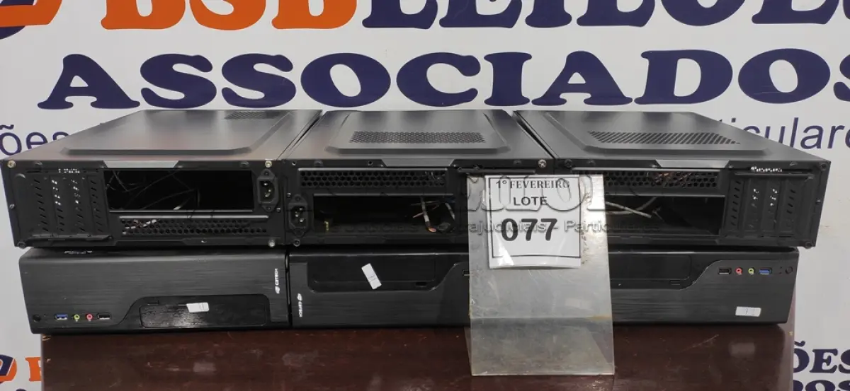 LOTE 077 - 06 GABINETES VAZIOS. (NO ESTADO) ATENÇÃO! FAZER A VISITAÇÃO ANTES DE ARREMATAR, NÃO SABEMOS SE FUNCIONA, LEILÃO NÃO TEM GARANTIA E NEM DEVOLUÇÃO, SUJEITO A POSSÍVEIS AVARIAS VISÍVEIS/OCULTAS E/OU AUSÊNCIA DE COMPONENTES.