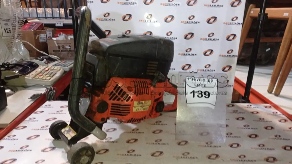 LOTE 139 - 01 SERRA DE RESGATE MODELO CRF-SERIES A GASOLINA MARCA TWIN SAW COM 01 SERRA. (NO ESTADO) ATENÇÃO! FAZER A VISITAÇÃO ANTES DE ARREMATAR, NÃO SABEMOS SE FUNCIONA, LEILÃO NÃO TEM GARANTIA E NEM DEVOLUÇÃO, SUJEITO A POSSÍVEIS AVARIAS VISÍVEIS/OCULTAS E/OU AUSÊNCIA DE COMPONENTES.