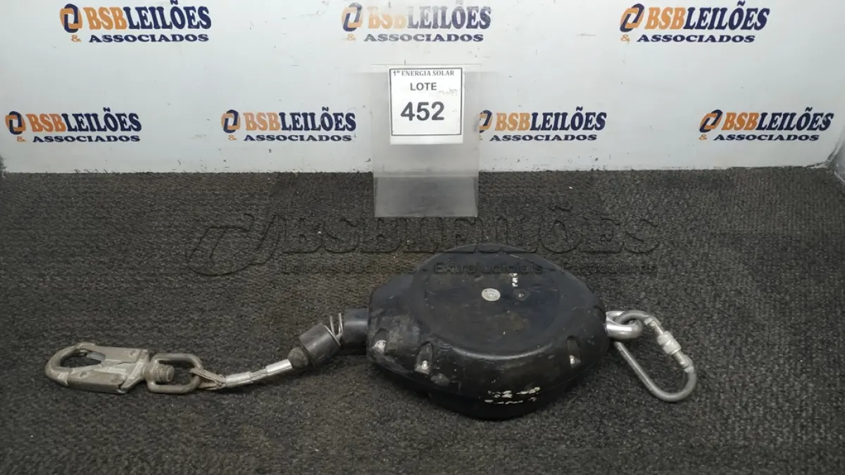 LOTE 452 - 01 TRAVA QUEDA. (NO ESTADO) ATENÇÃO! FAZER A VISITAÇÃO ANTES DE ARREMATAR, NÃO SABEMOS SE FUNCIONA, LEILÃO NÃO TEM GARANTIA E NEM DEVOLUÇÃO, SUJEITO A POSSÍVEIS AVARIAS VISÍVEIS/OCULTAS E/OU 