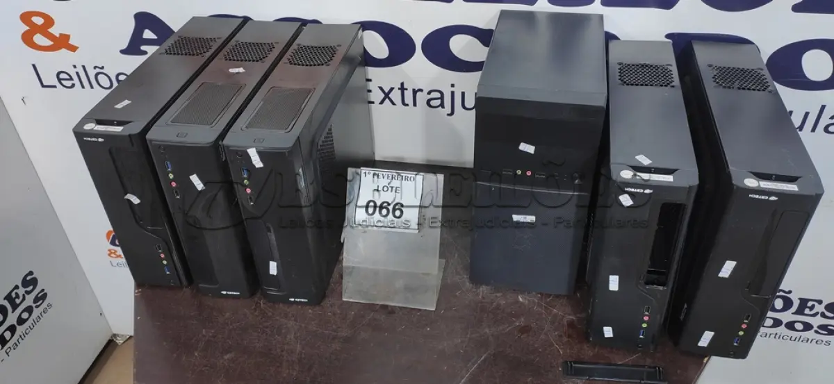 LOTE 066 - 06 GABINETES VAZIOS. (NO ESTADO) ATENÇÃO! FAZER A VISITAÇÃO ANTES DE ARREMATAR, NÃO SABEMOS SE FUNCIONA, LEILÃO NÃO TEM GARANTIA E NEM DEVOLUÇÃO, SUJEITO A POSSÍVEIS AVARIAS VISÍVEIS/OCULTAS E/OU AUSÊNCIA DE COMPONENTES.