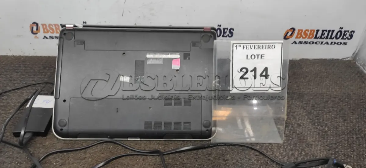 LOTE 214 - 01 NOTEBOOK MARCA DELL COM FONTE. (NO ESTADO) ATENÇÃO! FAZER A VISITAÇÃO ANTES DE ARREMATAR, NÃO SABEMOS SE FUNCIONA, LEILÃO NÃO TEM GARANTIA E NEM DEVOLUÇÃO, SUJEITO A POSSÍVEIS AVARIAS VISÍVEIS/OCULTAS E/OU AUSÊNCIA DE COMPONENTES.