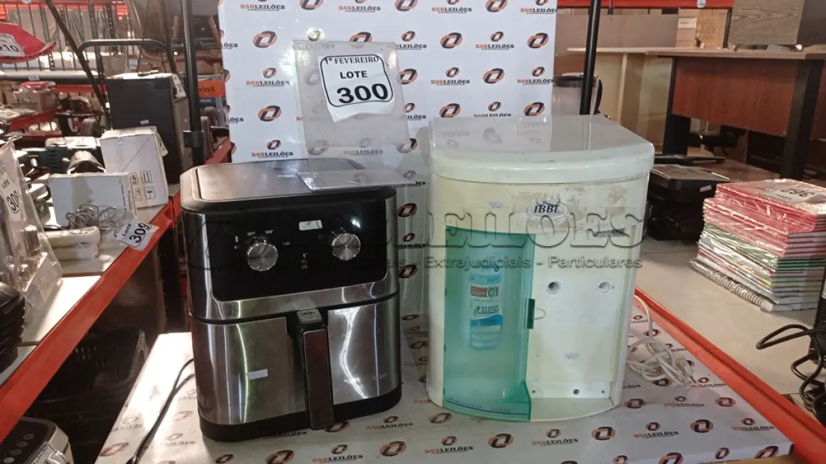 LOTE 300 - 01 PURIFICADOR DE ÁGUA MARCA IBBL 220V E 01 AIR FRYER 220V. (NO ESTADO) ATENÇÃO! FAZER A VISITAÇÃO ANTES DE ARREMATAR, NÃO SABEMOS SE FUNCIONA, LEILÃO NÃO TEM GARANTIA E NEM DEVOLUÇÃO, SUJEITO A POSSÍVEIS AVARIAS VISÍVEIS/OCULTAS E/OU AUSÊNCIA DE COMPONENTES.