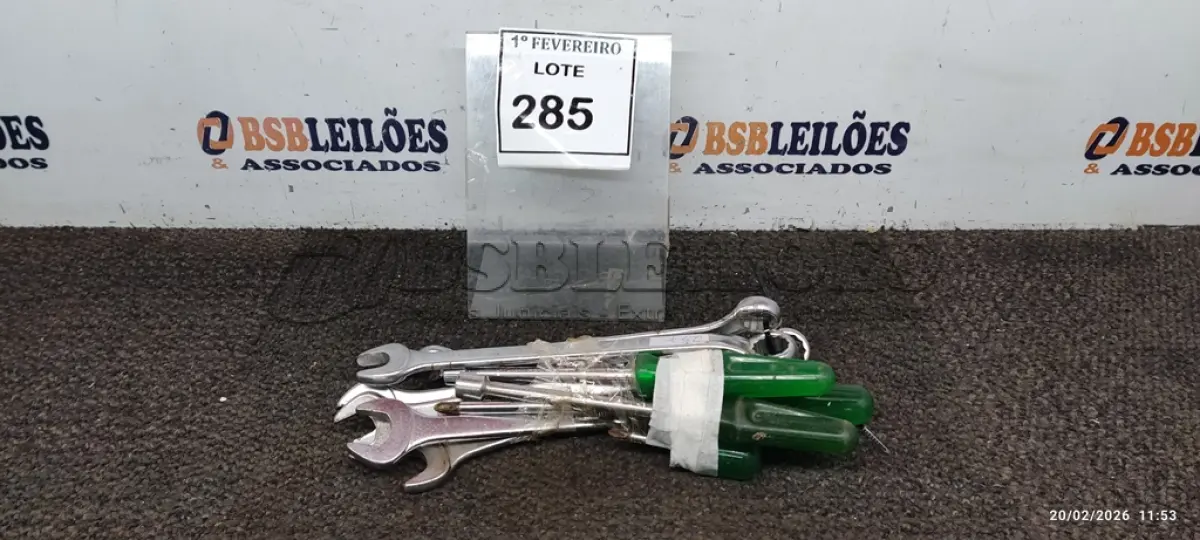 LOTE 285 - 01 LOTE COM VÁRIAS CHAVES TAMANHOS E MEDIDAS DIVERSAS MARCA BELZER. (NO ESTADO) ATENÇÃO! FAZER A VISITAÇÃO ANTES DE ARREMATAR, NÃO SABEMOS SE FUNCIONA, LEILÃO NÃO TEM GARANTIA E NEM DEVOLUÇÃO, SUJEITO A POSSÍVEIS AVARIAS VISÍVEIS/OCULTAS E/OU AUSÊNCIA DE COMPONENTES.