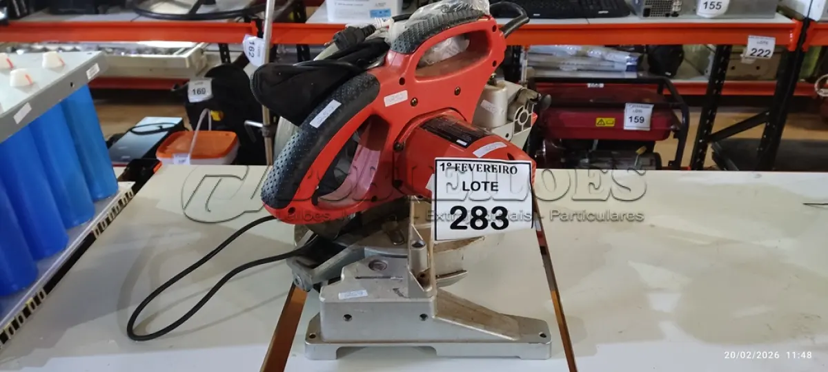 LOTE 283 - 01 SERRA ELÉTRICA DE BANCADA INDUSTRIAL MARCA BLACK E DECKER. (NO ESTADO) ATENÇÃO! FAZER A VISITAÇÃO ANTES DE ARREMATAR, NÃO SABEMOS SE FUNCIONA, LEILÃO NÃO TEM GARANTIA E NEM DEVOLUÇÃO, SUJEITO A POSSÍVEIS AVARIAS VISÍVEIS/OCULTAS E/OU AUSÊNCIA DE COMPONENTES.
