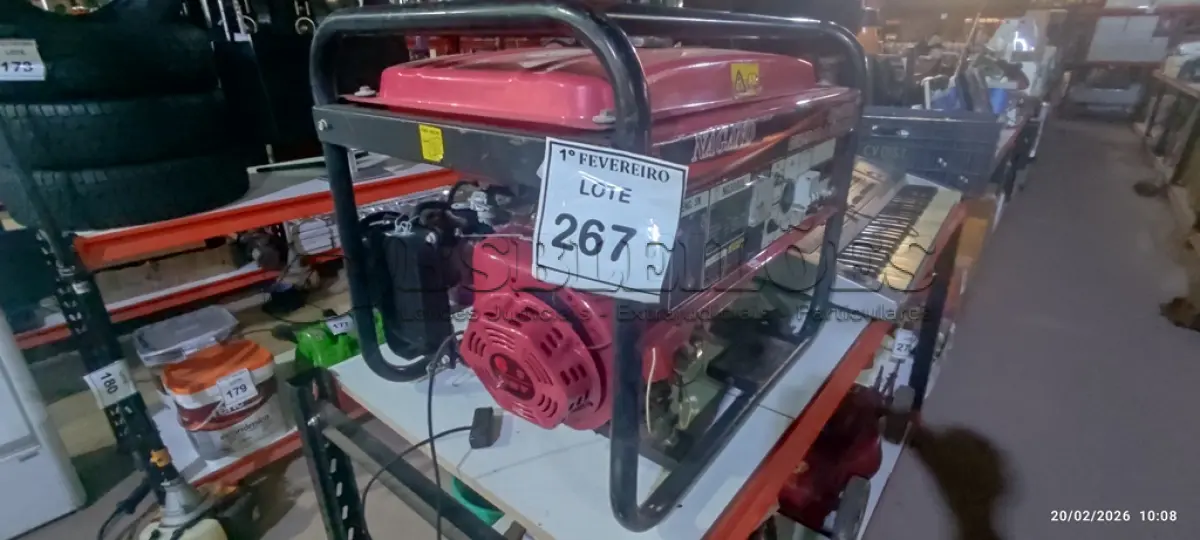 LOTE 267 - 01 GERADOR A GASOLINA DE 3.5 KVA MARCA NAGANO. (NO ESTADO) ATENÇÃO! FAZER A VISITAÇÃO ANTES DE ARREMATAR, NÃO SABEMOS SE FUNCIONA, LEILÃO NÃO TEM GARANTIA E NEM DEVOLUÇÃO, SUJEITO A POSSÍVEIS AVARIAS VISÍVEIS/OCULTAS E/OU AUSÊNCIA DE COMPONENTES.