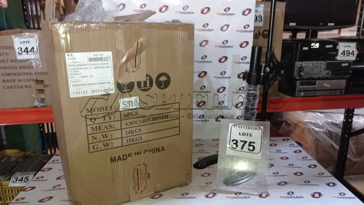 LOTE 375 - 01 CAIXA COM 06 SUPORTES PARA MONITORES MARCA DATEN. (NO ESTADO) ATENÇÃO! FAZER A VISITAÇÃO ANTES DE ARREMATAR, NÃO SABEMOS SE FUNCIONA, LEILÃO NÃO TEM GARANTIA E NEM DEVOLUÇÃO, SUJEITO A POSSÍVEIS AVARIAS VISÍVEIS/OCULTAS E/OU AUSÊNCIA DE COMPONENTES.