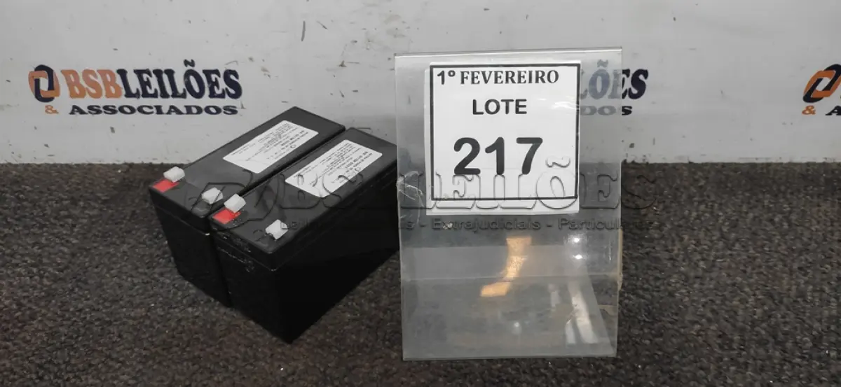 LOTE 217 - 02 BATERIAS DE NOBREAK MODELO GP12-9 12V 9AH MARCA GETPOWER. (NO ESTADO) ATENÇÃO! FAZER A VISITAÇÃO ANTES DE ARREMATAR, NÃO SABEMOS SE FUNCIONA, LEILÃO NÃO TEM GARANTIA E NEM DEVOLUÇÃO, SUJEITO A POSSÍVEIS AVARIAS VISÍVEIS/OCULTAS E/OU AUSÊNCIA DE COMPONENTES.