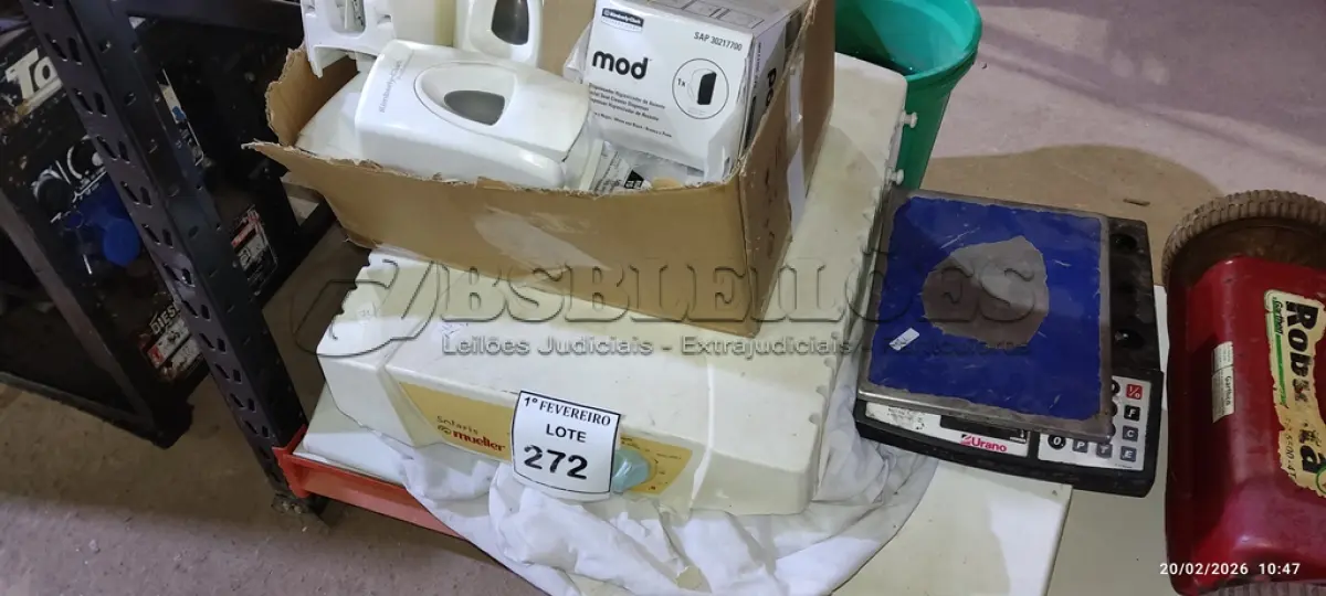 LOTE 272 - 01 BALANÇA MARCA URANO, 01 DEPURADOR DE AR, 01 MÁQUINA DE LAVAR ROUPAS COMPACTO E VÁRIOS DISPENSES DE ÁLCOOL EM GEL. (NO ESTADO) ATENÇÃO! FAZER A VISITAÇÃO ANTES DE ARREMATAR, NÃO SABEMOS SE FUNCIONA, LEILÃO NÃO TEM GARANTIA E NEM DEVOLUÇÃO, SUJEITO A POSSÍVEIS AVARIAS VISÍVEIS/OCULTAS E/OU AUSÊNCIA DE COMPONENTES.