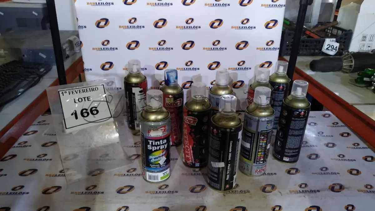 LOTE 166 - 10 TINTAS SPRAY PARA USO ARTÍSTICO MARCA RADEX CORES DIVERSAS. (NO ESTADO) ATENÇÃO! FAZER A VISITAÇÃO ANTES DE ARREMATAR, NÃO SABEMOS SE FUNCIONA, LEILÃO NÃO TEM GARANTIA E NEM DEVOLUÇÃO, SUJEITO A POSSÍVEIS AVARIAS VISÍVEIS/OCULTAS E/OU AUSÊNCIA DE COMPONENTES.