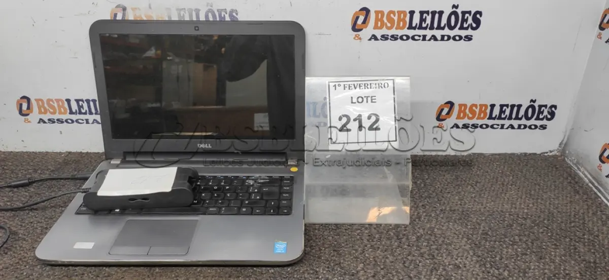 LOTE 212 - 01 NOTEBOOK MARCA DELL COM FONTE. (NO ESTADO) ATENÇÃO! FAZER A VISITAÇÃO ANTES DE ARREMATAR, NÃO SABEMOS SE FUNCIONA, LEILÃO NÃO TEM GARANTIA E NEM DEVOLUÇÃO, SUJEITO A POSSÍVEIS AVARIAS VISÍVEIS/OCULTAS E/OU AUSÊNCIA DE COMPONENTES.