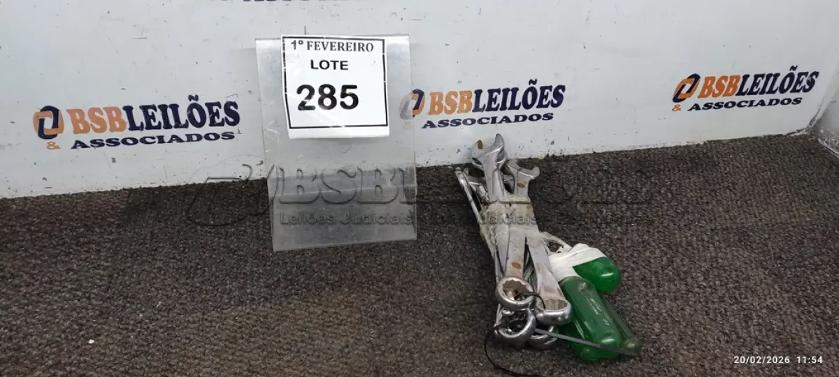 LOTE 285 - 01 LOTE COM VÁRIAS CHAVES TAMANHOS E MEDIDAS DIVERSAS MARCA BELZER. (NO ESTADO) ATENÇÃO! FAZER A VISITAÇÃO ANTES DE ARREMATAR, NÃO SABEMOS SE FUNCIONA, LEILÃO NÃO TEM GARANTIA E NEM DEVOLUÇÃO, SUJEITO A POSSÍVEIS AVARIAS VISÍVEIS/OCULTAS E/OU AUSÊNCIA DE COMPONENTES.
