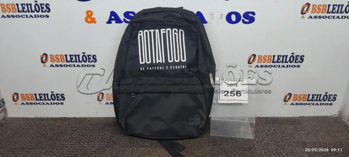 LOTE 256 - 01 MOCHILA NA COR PRETA DO BOTAFOGO DE FUTEBOL E REGATAS MARCA GOCASE. (NO ESTADO) ATENÇÃO! FAZER A VISITAÇÃO ANTES DE ARREMATAR, NÃO SABEMOS SE FUNCIONA, LEILÃO NÃO TEM GARANTIA E NEM DEVOLUÇÃO, SUJEITO A POSSÍVEIS AVARIAS VISÍVEIS/OCULTAS E/OU AUSÊNCIA DE COMPONENTES.